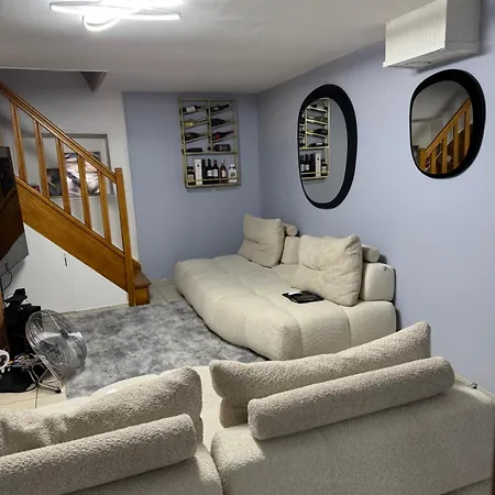 Maison *